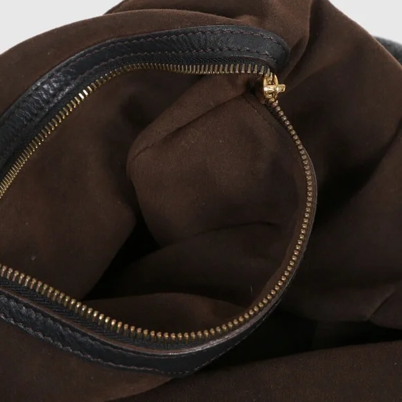 ✨LIKE NEW✨ black leather Louis Vuitton mahina XL - Picture 7 of 15